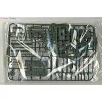 JAPAN GROUND SELF DEFENSE FORCE 3 1/2T TRUCK WITH WATERWAGON&KITCHENWAGON Model Kit