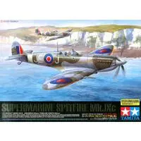 1/32 Scale Model Kit - Focke-Wulf / Supermarine Spitfire