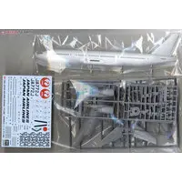1/200 Scale Model Kit - Japan Airlines / Boeing 777-200