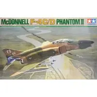 1/32 SCALE McDONNELL F-4 C/D PHANTOM II Model Kit
