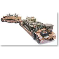 1/35 SCALE GERMAN 18 TON HEAVY HALF-TRACK "FAMO" and TANK TRANSPORTER Sd.Ah.116 Model Kit