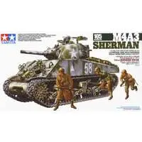1/35 SCALE U.S. MEDIUM TANK M4A3 SHERMAN 105mm HOWITZER (ASSAULT SUPPORT) Model Kit