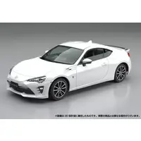 TOYOTA 86(crystal white pearl) Model Kit