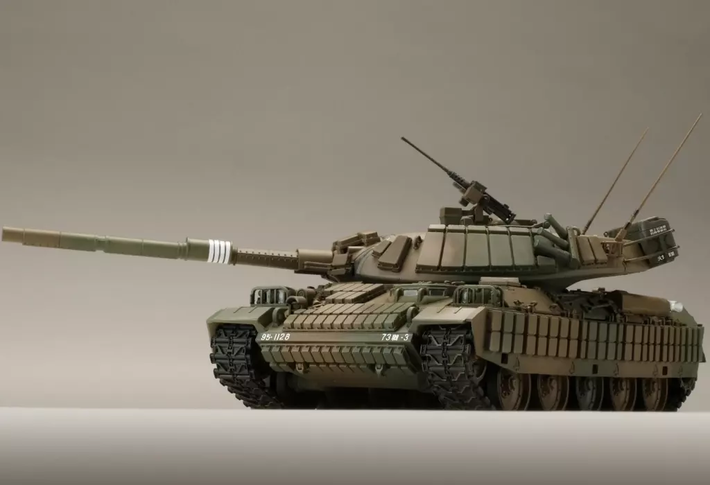 1/35 Scale Model Kit - Tank