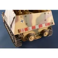 Plastic Model Kit - Self-propelled artillery