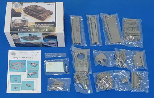 1/35 Scale Model Kit - Tank