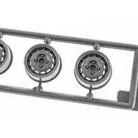 1/24 Scale Model Kit - Isuzu