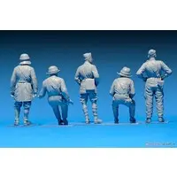 1/35 Scale Model Kit - People/Animals