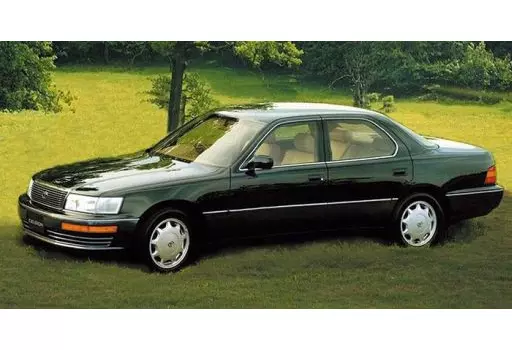 The Model Car - 1/24 Scale Model Kit - Vehicle