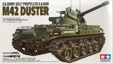1/35 SCALE U.S. SELF-PROPELLED A.A. GUN M42 DUSTER (w/3 FIGURES) Model Kit