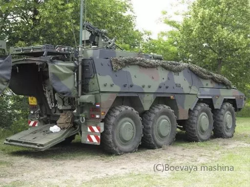 1/72 Scale Model Kit - Tank