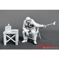 1/72 Scale Model Kit - Hot Shots!