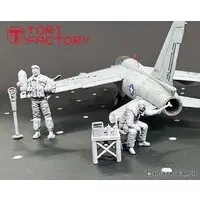1/72 Scale Model Kit - Hot Shots!