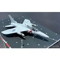 1/72 Scale Model Kit - Hot Shots!