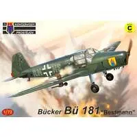 1/72 Scale Model Kit - Trainer aircraft