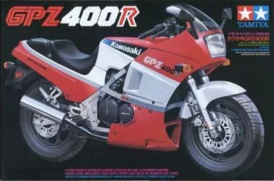 1/12 SCALE KAWASAKI GPZ400R Model Kit