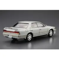 1/24 NISSAN HC33 LAUREL MEDALIST CLUB・L '91 Model Kit