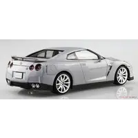 1/24 Scale Model Kit - PRE-PAINTED MODEL / SKYLINE