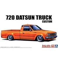1/24 DATSUN TRUCK CUSTOM '82 (NISSAN) Model Kit