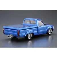 1/24 RN30 HILUX CUSTOM '78（TOYOTA） Model Kit