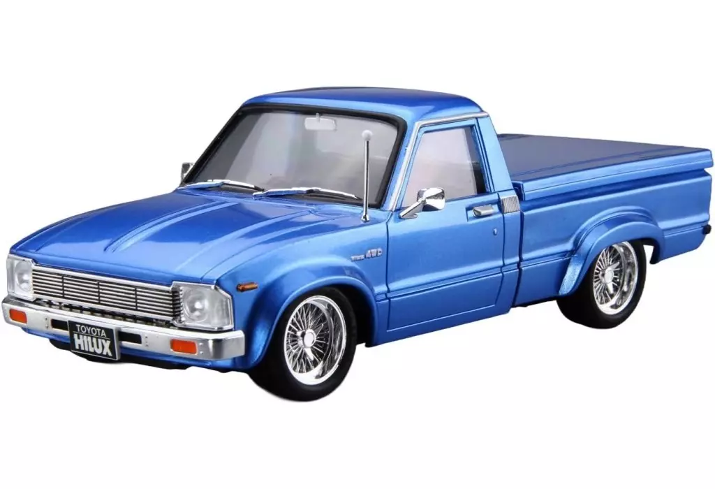 1/24 RN30 HILUX CUSTOM '78（TOYOTA） Model Kit