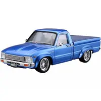 1/24 RN30 HILUX CUSTOM '78（TOYOTA） Model Kit