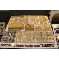1/35 SCALE GERMAN HEAVY TANK DESTROYER ELEFANT Model Kit