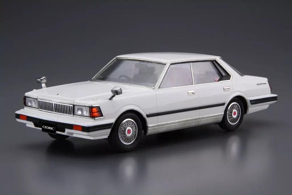 1/24 NISSAN P430 CEDRIC/GLORIA 4HT 280E Brougham '82 Model Kit