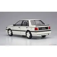 1/24 Scale Model Kit - Isuzu
