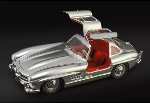 1/16 Scale Model Kit - Mercedes-Benz