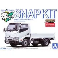 Hino Dutro(White) Model Kit