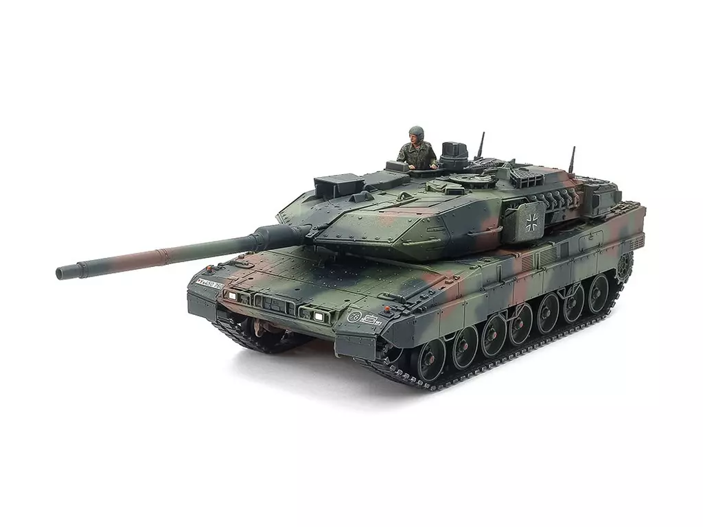 1/48 Scale Model Kit - TAMIYA Military Miniature Series / Leopard 2