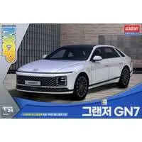 1/24 Scale Model Kit - Hyundai