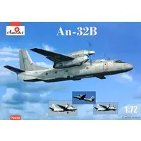 1/72 Scale Model Kit - Military transport aircraft
