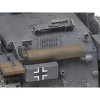 1/35 SCALE GERMAN LIGHT TANK PANZERKAMPFWAGEN 38(t) Ausf.E/F Model Kit