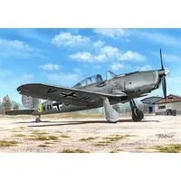 1/72 Scale Model Kit - Trainer aircraft