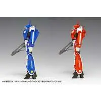 1/100 Scale Model Kit - Super Dimension Fortress Macross / VF-1J Valkyrie & Ichijo Hikaru