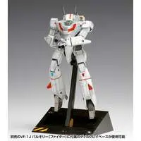 1/100 Scale Model Kit - Super Dimension Fortress Macross / VF-1J Valkyrie & Ichijo Hikaru