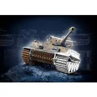1/72 Scale Model Kit - Tank