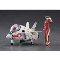 1/24 Scale Model Kit - Super Dimension Fortress Macross / VF-1J Valkyrie & Lynn Minmay