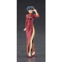 1/24 Scale Model Kit - Super Dimension Fortress Macross / VF-1J Valkyrie & Lynn Minmay